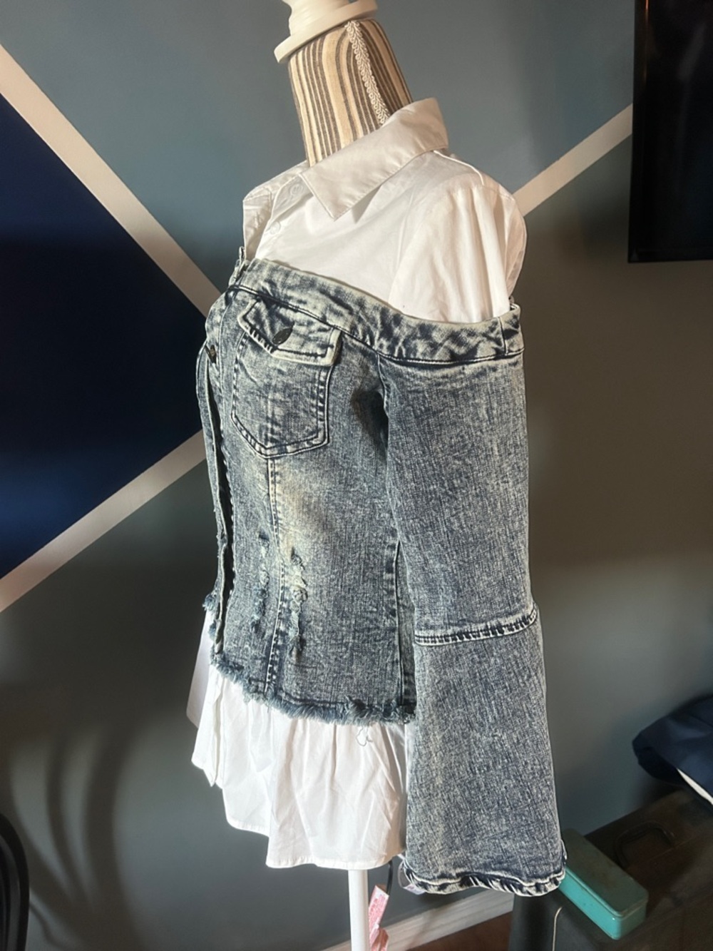 Off-Shoulder Acid-Wash Denim Jacket with White Shirt Layer - Picture 2 of 6